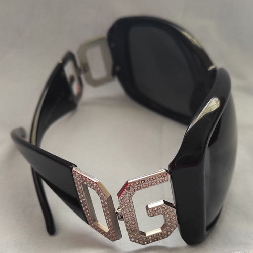 Dolce & Gabbana sunglasses like new, black with case