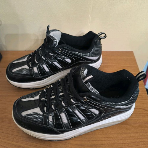 Athletic women's walking shoes like new, black, size 36.5
