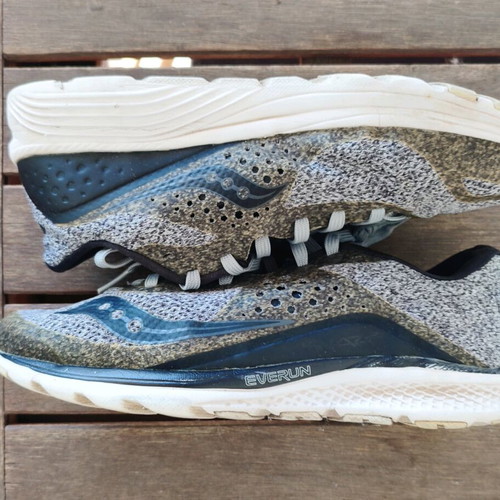 Men's Saucony Kinvara size 40 used gray athletic shoes
