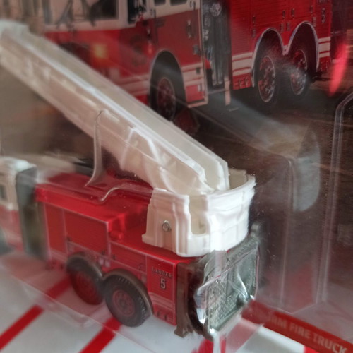 Matchbox Pierce Velocity Aerial Platform fire truck new
