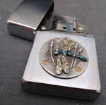 Zippo made in USA 2004 μεταχειρισμένο με σπάνιο ανάγλυφο σχέδιο
