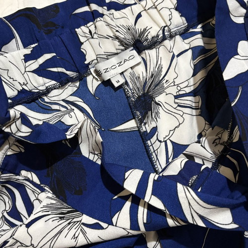 Zic Zac floral pants size M like new, dark blue and white