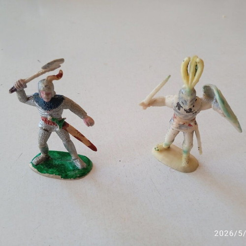 Miniature soldier figures used, 1960s foreign, set of two