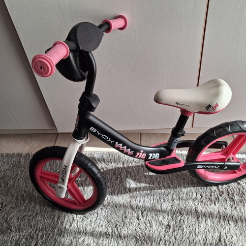 Byox Zig Zag New balance bike like new, pink