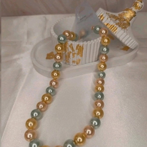 Pearl necklace new, multicolored