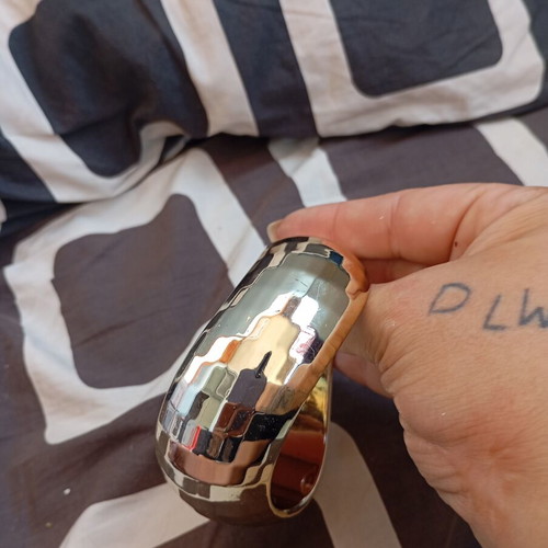 Bangle bracelet in shiny gold color, like new