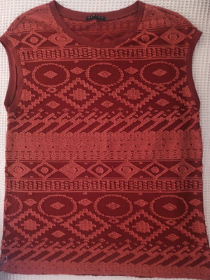 Sisley terracotta t-shirt with geometric patterns small