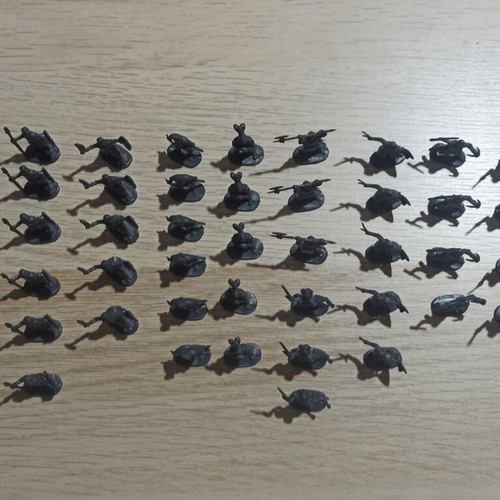 Toy soldiers set of 51 new in 12 different poses