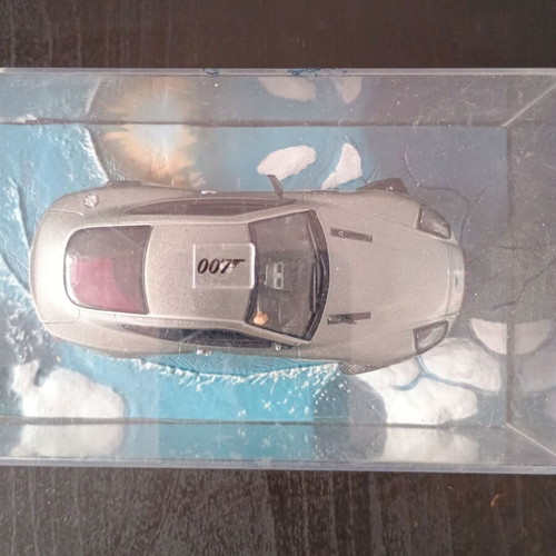 James Bond 007 Aston Martin V12 Vanquish collectible toy car