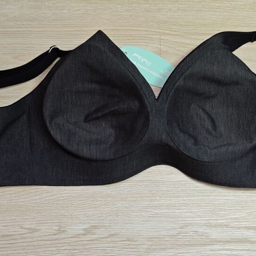 Seamless bras with molded cups new, pack of 4, black and beige