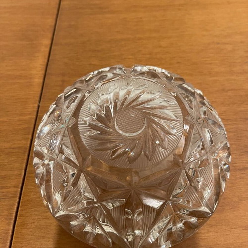 Set of 2 crystal ashtrays new, 13cm and 14cm diameter