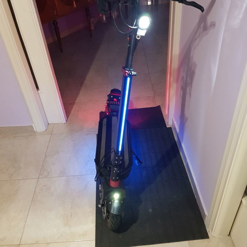 Zero 10 electric scooter used with 1000W motor and 70km range