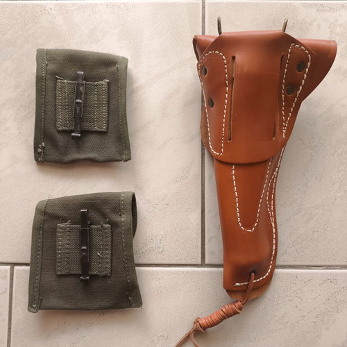 ES pistol holster set with two pouches new