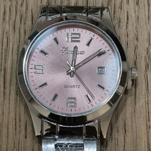 Quartz women's watch silver with pink dial and date