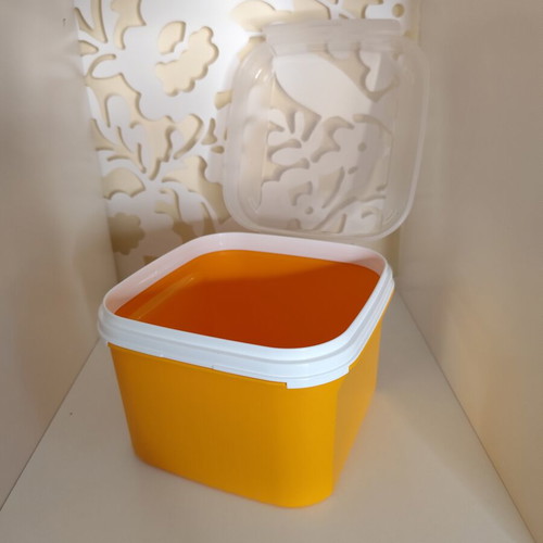 Tupperware blue container 2.6 liters new