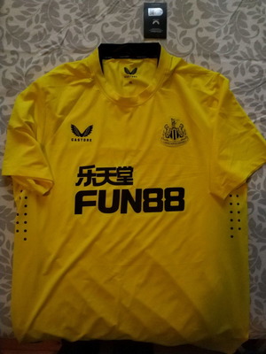 Φανέλα ποδοσφαίρου Newcastle away καινούργια, μέγεθος extra large