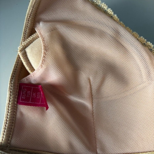 Med bra gold like new, size 70B