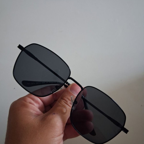Sunglasses with metal frame black unisex like new with bonus second pair