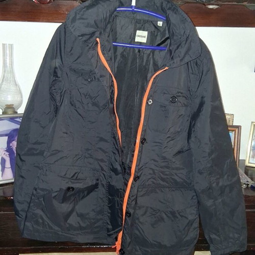 Windbreaker jacket like new with integrated hood unisex, black and orange, XL