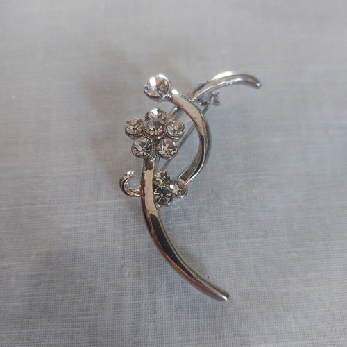 Vintage retro women's pins set of 5, like new