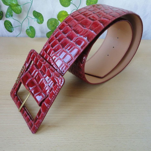 Guess women's belt red like new