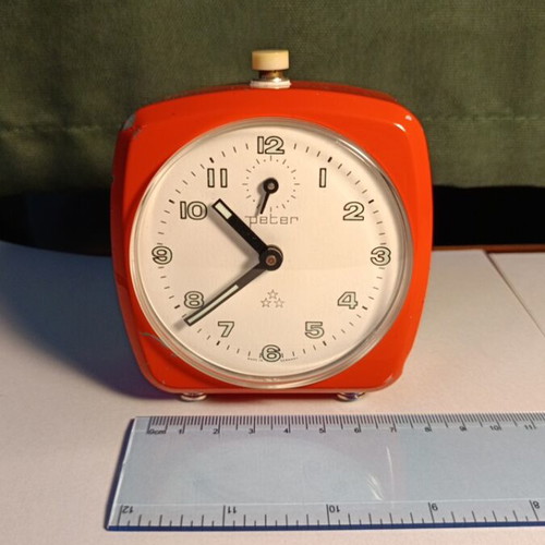 Peter analog table clock used
