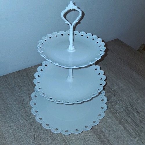 Plastic 3-Tier Cake Stand like new