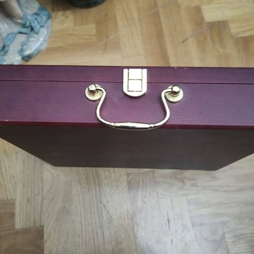 Golf set used in wooden portable case