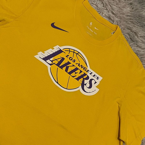 Nike Lakers T-shirt like new, size L