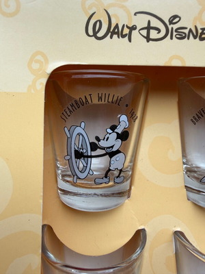 Walt Disney World шот чаши употребявани, комплект от 4 с Мики Маус