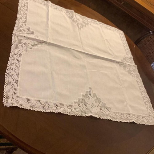 Handmade needlework table linen 0.79 x 0.79 m