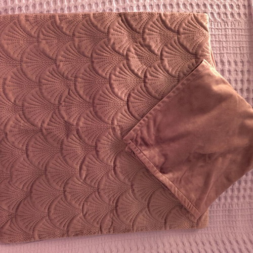Set of four pink velvet pillowcases new 40x40