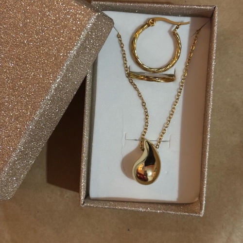 Set of 2 gold jewelry new made of steel