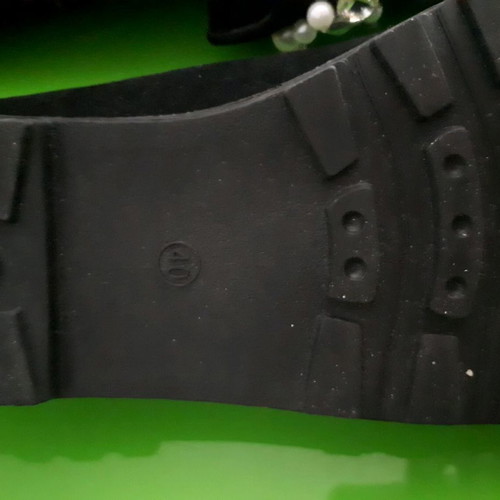 Flat shoes new black with pearls and rhinestones
