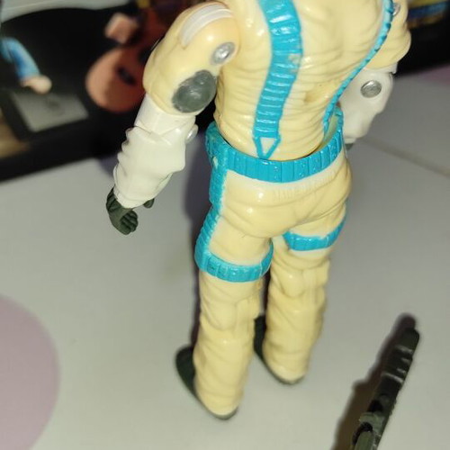 G.I.JOE Sub Zero (v1) 1990 figure used with equipment