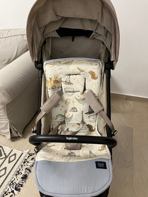 Inglesina Quid 2 stroller like new, lightweight and compact