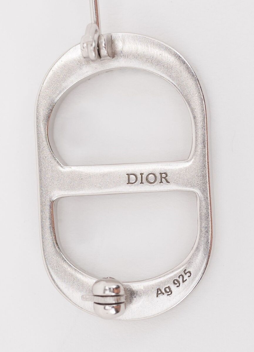 Dior CD Icon Brooch sterling silver and… - € 400,00 - Vendora.cy