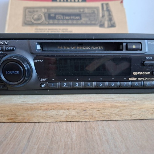 Sony MDX-C670RDS MiniDisc car stereo like new with box and remote