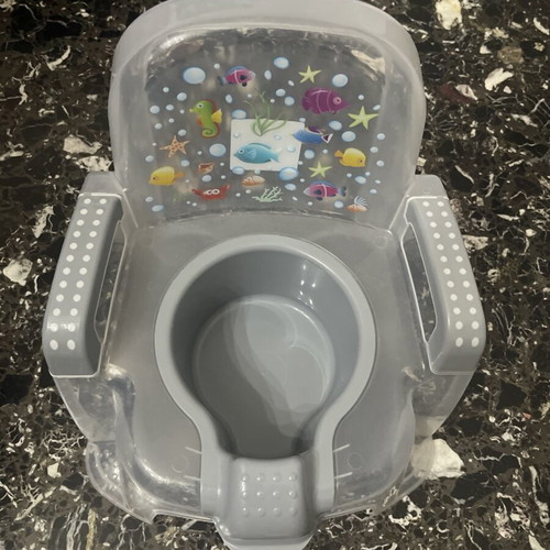 Child Toilet Training Seat like new with Handles for Safety and Comfort