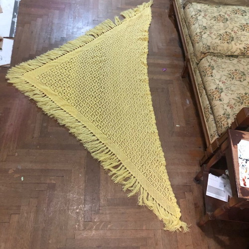 Yellow knitted scarf like new with crochet