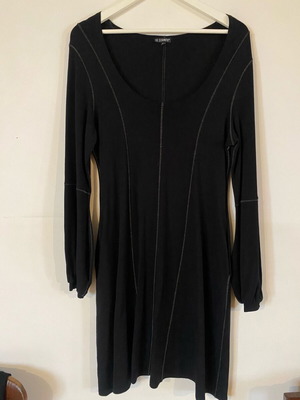 La Stampa black dress like new with contrast seams