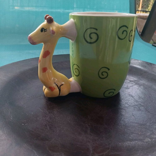 Giraffe mug like new