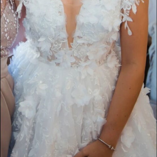 Wedding dress princess A-line with 3D flowers and veil like new