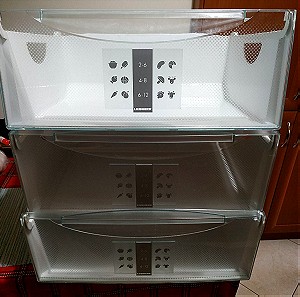 Τρία συρτάρια κατάψυξης ψυγείου Liebherr