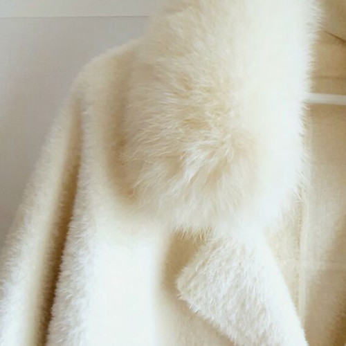 Knitted outerwear new with handmade flowers and removable fur collar