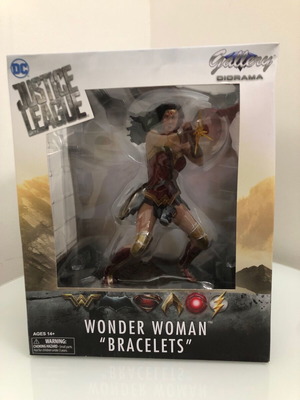 Wonder Woman Bracelets φιγούρα Diorama PVC σαν καινούργια με κουτί