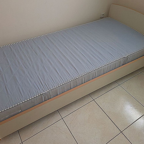 DROMEAS Bed with Mattress and Protective Cover like new, 200x100 cm