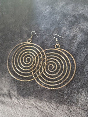 Earrings like new