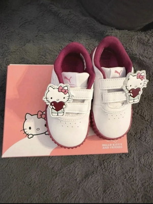 Παπούτσια παιδικά Puma sneakers αφόρετα