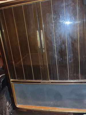 Τηλεόραση Kurfurst F371 παλιά μεταχειρισμένη με καλώδιο ρεύματος